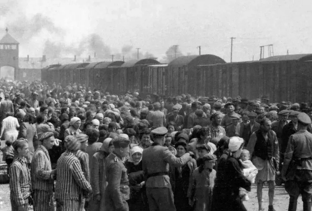 Co stało się z esesmanami po wojnie? Losy oprawców Auschwitz