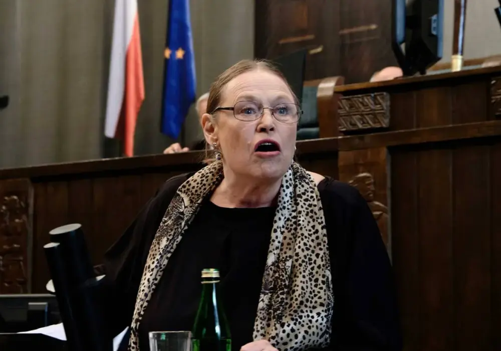 Romans Władysława Skiby w filmie Polityka - sceny, które zszokowały widzów