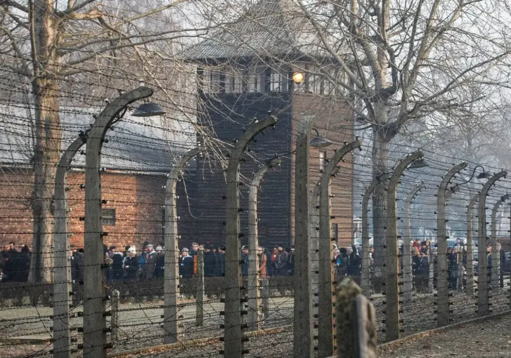 Ile kosztuje wstęp do obozu Auschwitz? Poznaj wszystkie opłaty i zniżki