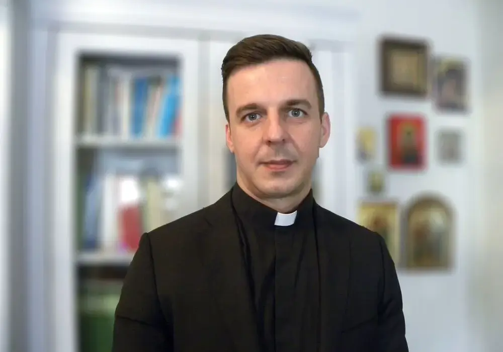 Kim naprawdę jest ksiądz Jacek Rosa: kompletny życiorys i dokonania