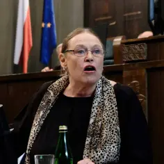 Romans Władysława Skiby w filmie Polityka - sceny, które zszokowały widzów