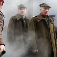 Tytuł filmu Wajdy z Janem Englertem jako generał - poznaj Katyń