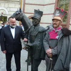 Węgierski ułan: symbol odwagi i tradycji kawalerii Węgier