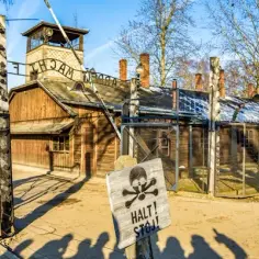 Auschwitz kiedy otwarte - poznaj godziny zwiedzania muzeum
