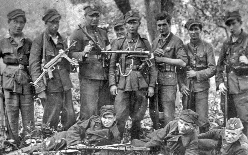 Zdjęcie Kompletny spis żołnierzy AK: Wyszukaj przodków i bohaterów wojennych