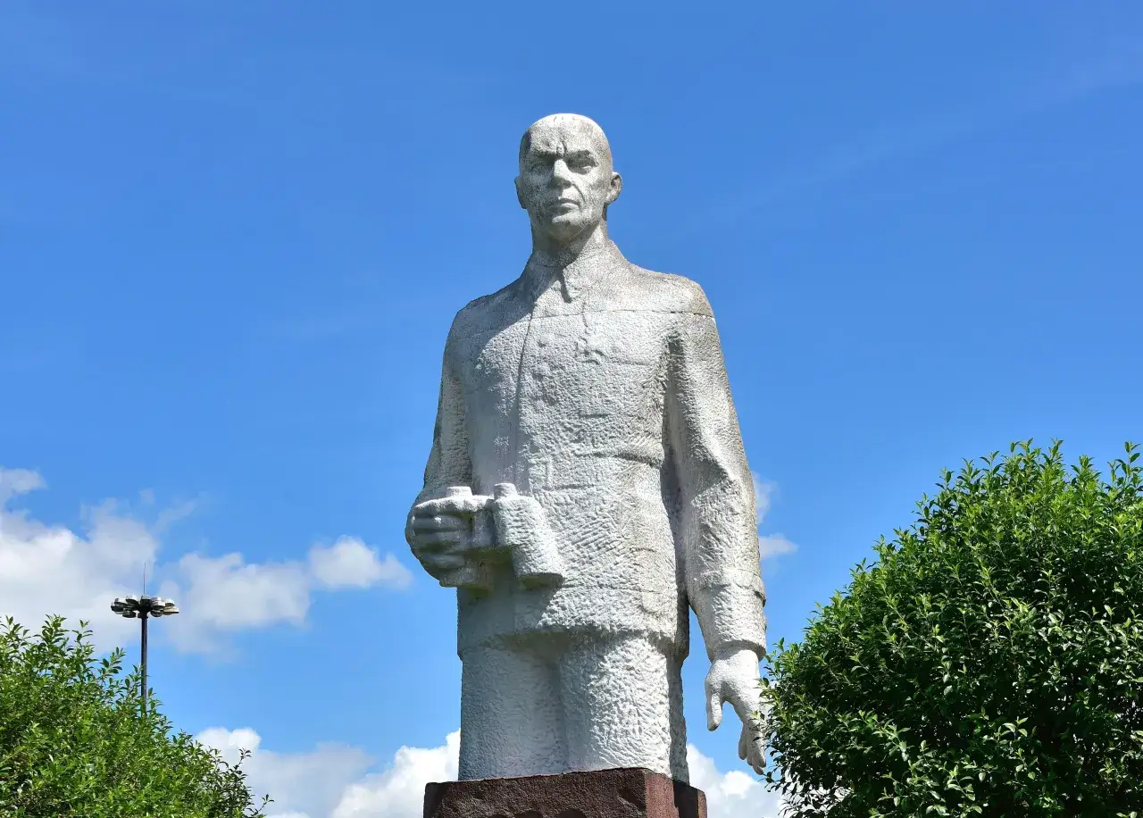 Zdjęcie Generał Zygmunt Berling: kontrowersyjna postać w historii Polski