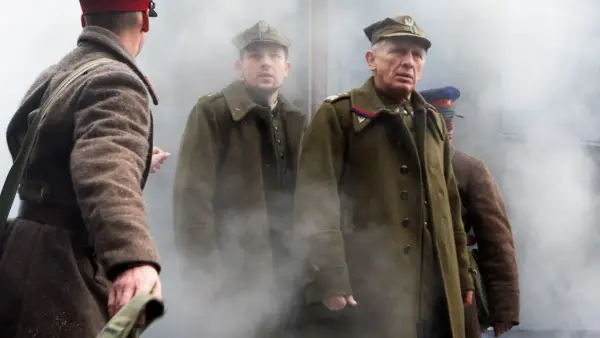 Tytuł filmu Wajdy z Janem Englertem jako generał - poznaj Katyń